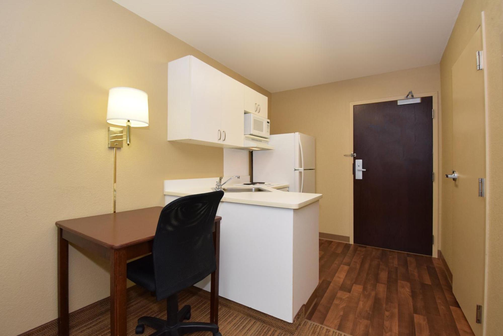 Extended Studio Hotel Suites - Los Angeles - Сан Димас Екстериор снимка
